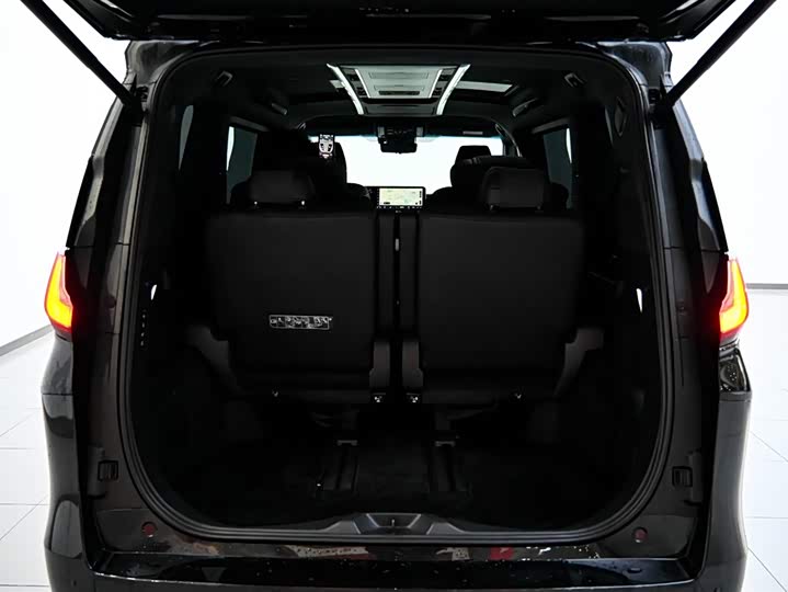 Lexus LM 2023 2023款 500h 六座尊崇版