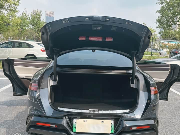 Denza Z9 2024 2024款 1100km 四驱Ultra版