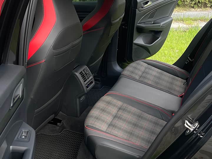 Volkswagen Golf GTI 2023 2023款 380TSI DSG GTI