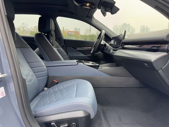BMW i5 2024 2024款 eDrive 35L 尊享型 M运动套装