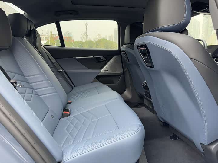 BMW i5 2024 2024款 eDrive 35L 尊享型 M运动套装