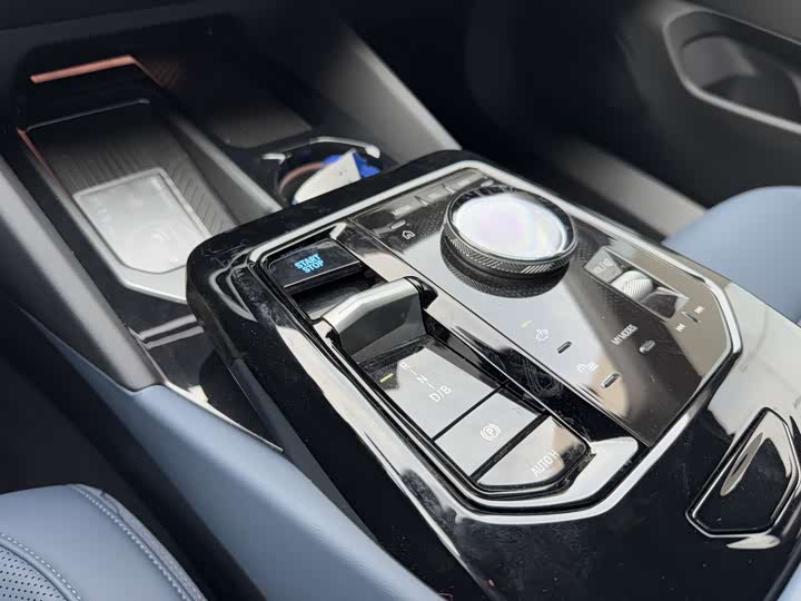 BMW i5 2024 2024款 eDrive 35L 尊享型 M运动套装