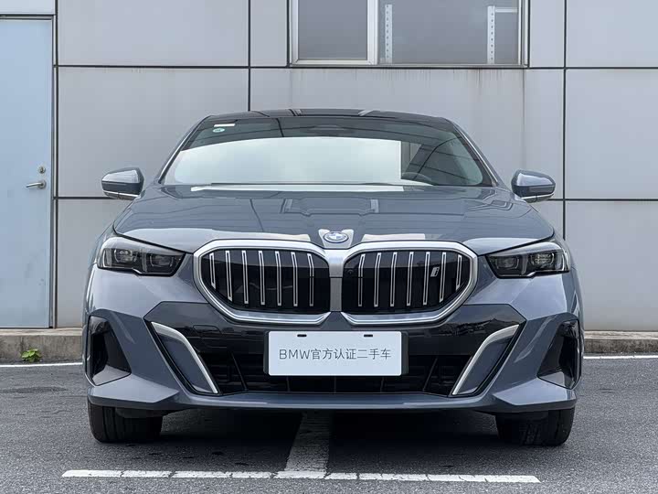 BMW i5 2024 2024款 eDrive 35L 尊享型 M运动套装