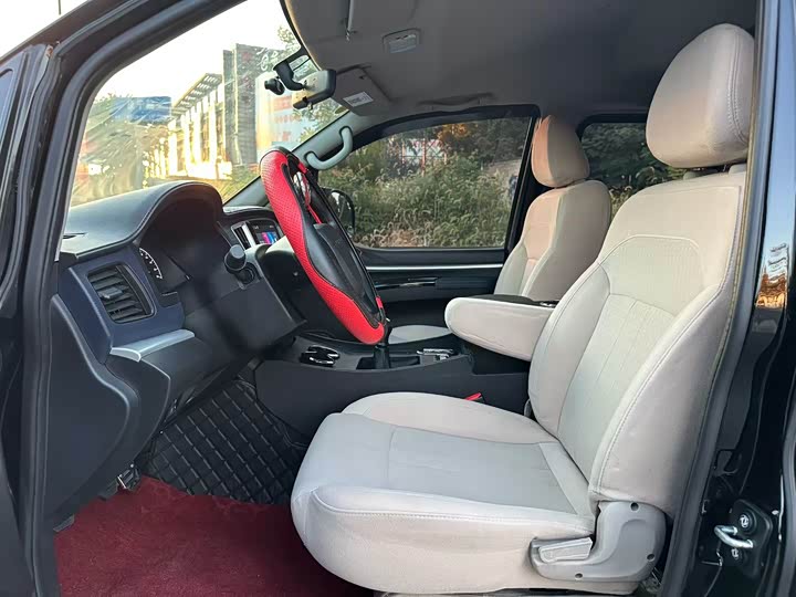 Dongfeng Forthing Lingzhi M5 2024 2024款 M5 1.6L 基本型7座CNG