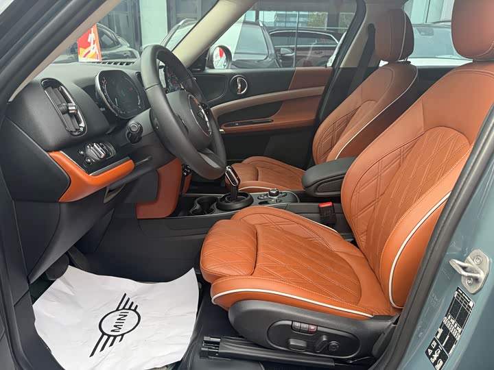 Mini Countryman 2023 2023款 1.5T COOPER ALL4 鉴赏家