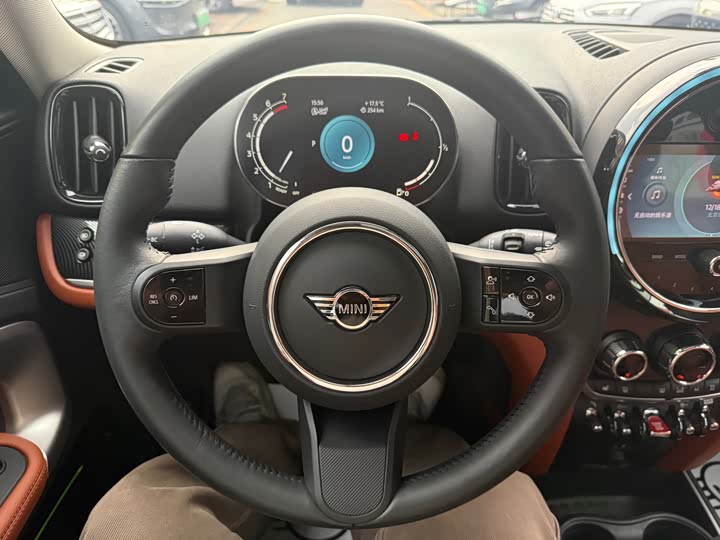 Mini Countryman 2023 2023款 1.5T COOPER ALL4 鉴赏家