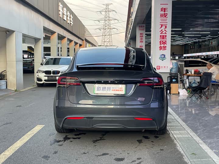 Tesla Model X 2023 2023款 三电机全轮驱动 Plaid版