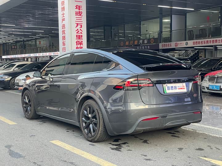 Tesla Model X 2023 2023款 三电机全轮驱动 Plaid版