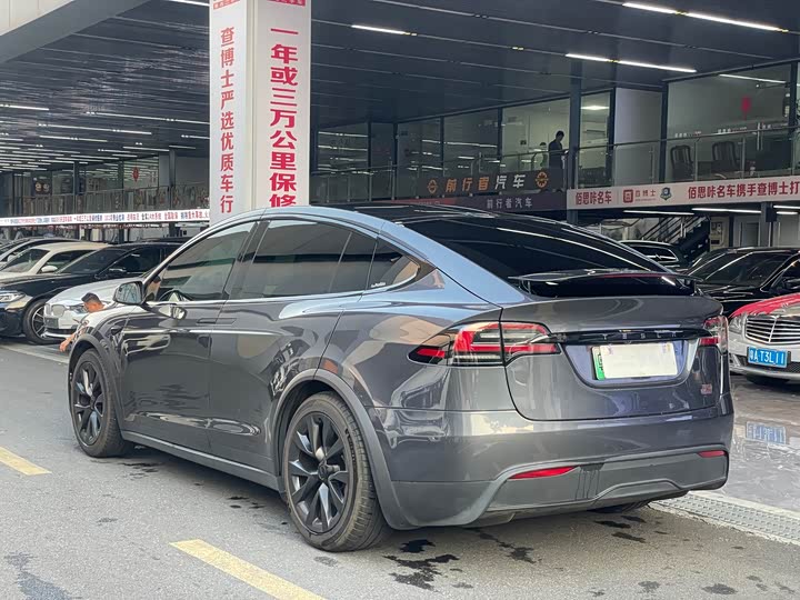 Tesla Model X 2023 2023款 三电机全轮驱动 Plaid版