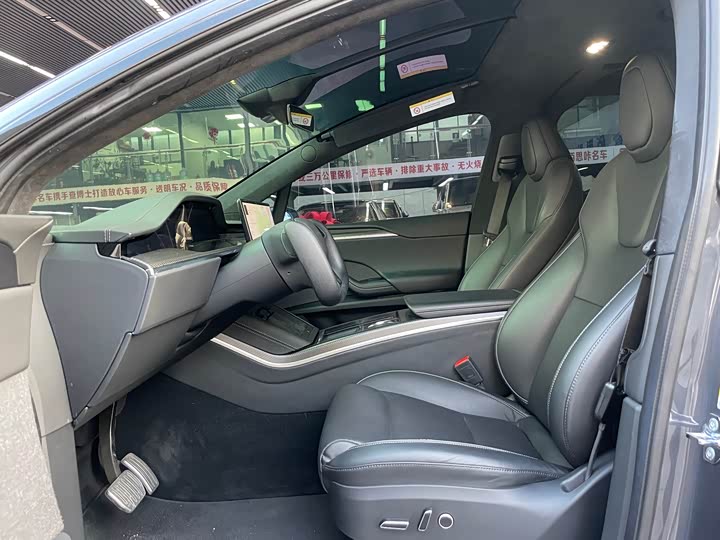 Tesla Model X 2023 2023款 三电机全轮驱动 Plaid版