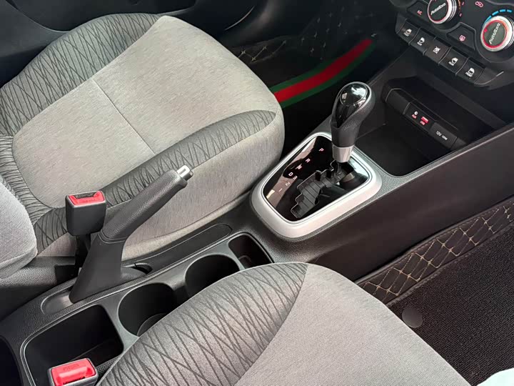 Kia Pegas 2020 2020款 改款 1.4L 自动舒适天窗版