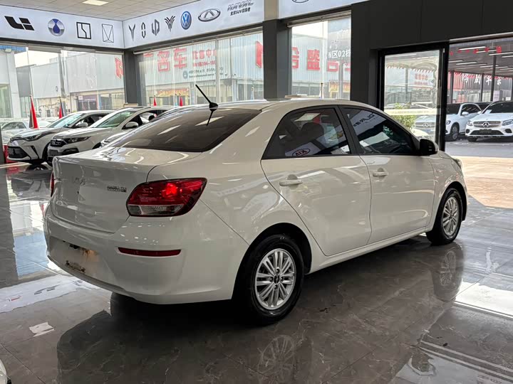 Kia Pegas 2020 2020款 改款 1.4L 自动舒适天窗版