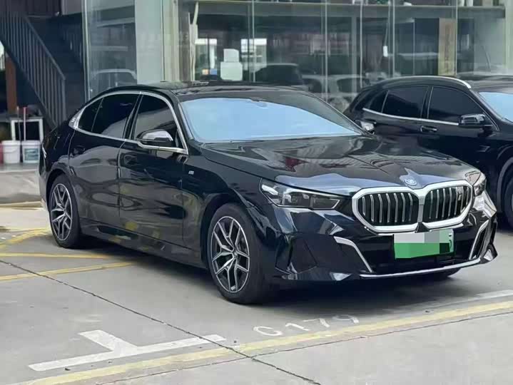 2025 BMW i5