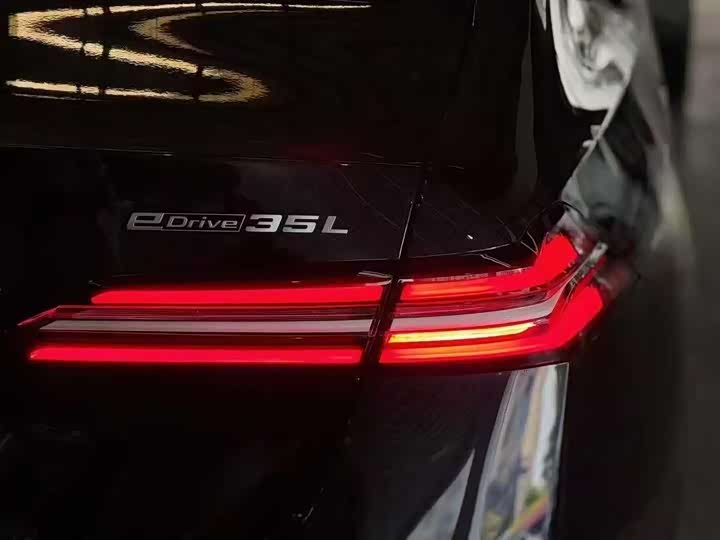 BMW i5 2025 2025款 eDrive 35L M运动套装