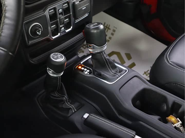 Jeep Wrangler Hybrid 2021 2021款 四门 2.0T 4xe 撒哈拉先行版