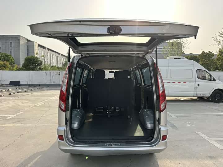 Foton G5 2021 2021款 2.4L汽油商运版6座多用途乘用车4K22D4M