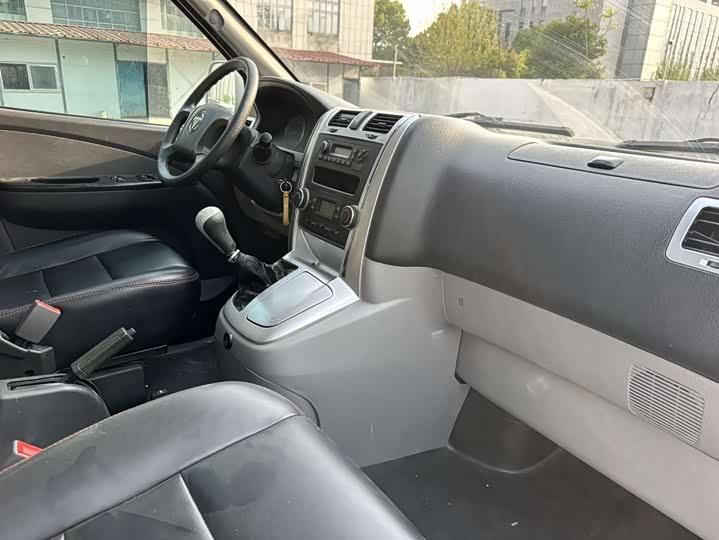 Foton G5 2021 2021款 2.4L汽油商运版6座多用途乘用车4K22D4M