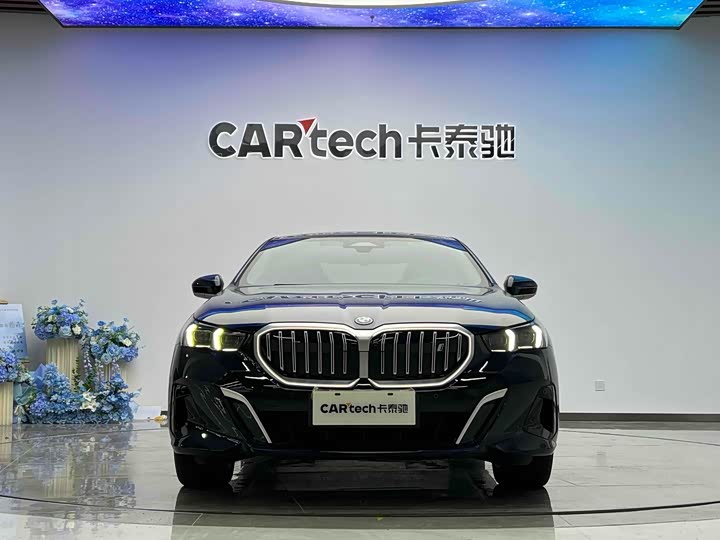 2025 BMW i5