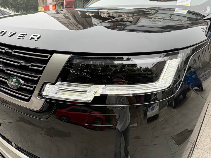 Land Rover Range Rover 2025 2025款 3.0 L6 400PS 盛世加长版