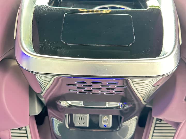 Mercedes-Benz Vito 2024 2024款 2.0T 精英版 7座