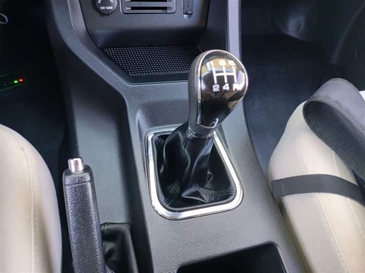 Dongfeng Forthing Lingzhi M5 2023 2023款 M5L 1.6L 基本型 7座