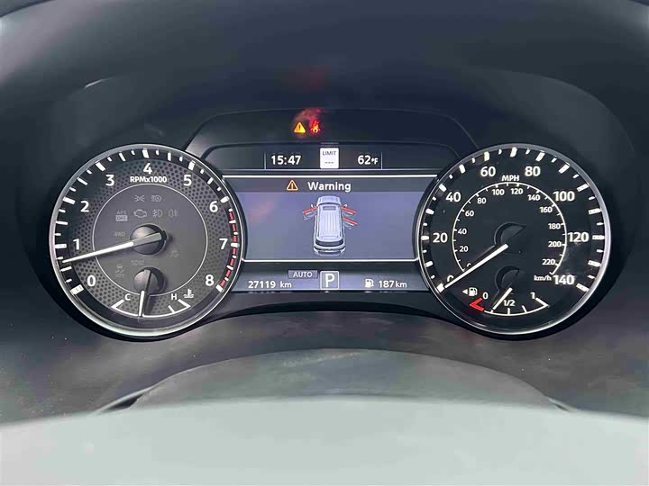 Nissan Armada 2023 2023款 ARMADA 5.6L 无敌舰队铂金版