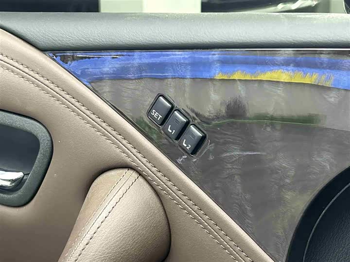 Nissan Armada 2023 2023款 ARMADA 5.6L 无敌舰队铂金版