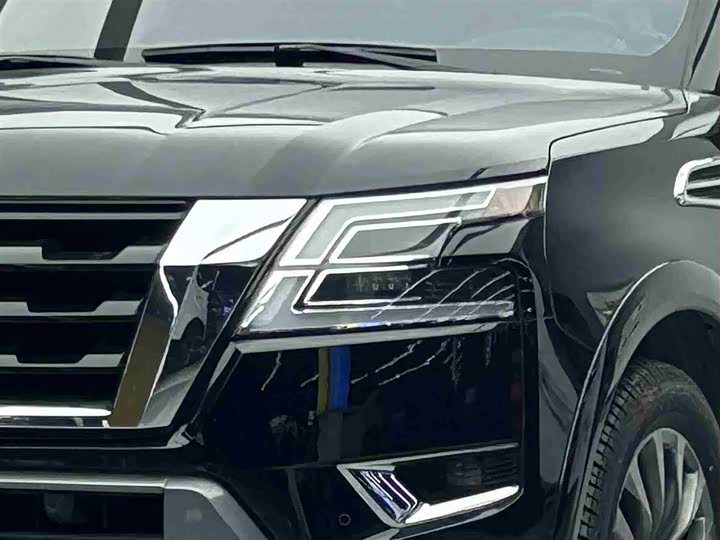 Nissan Armada 2023 2023款 ARMADA 5.6L 无敌舰队铂金版