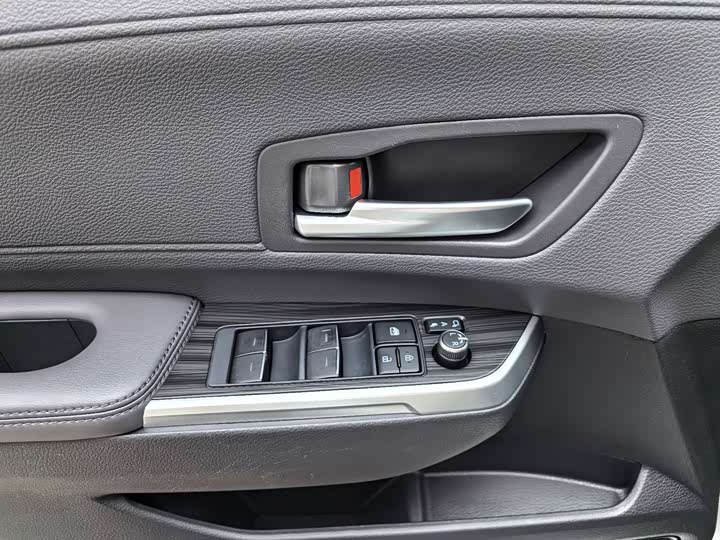 Toyota Sienna 2024 2024款 2.5L混动 至尊版