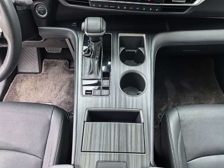 Toyota Sienna 2024 2024款 2.5L混动 至尊版