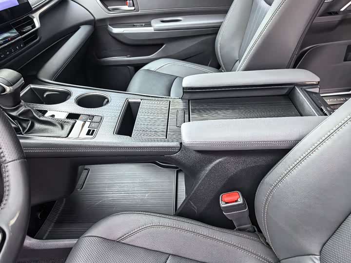 Toyota Sienna 2024 2024款 2.5L混动 至尊版