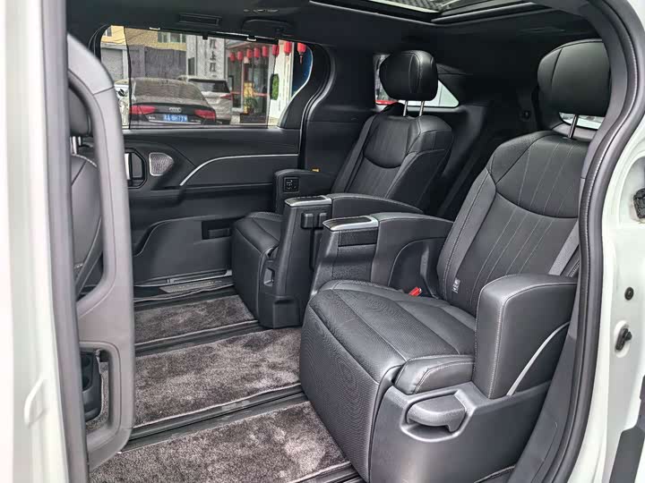 Toyota Sienna 2024 2024款 2.5L混动 至尊版