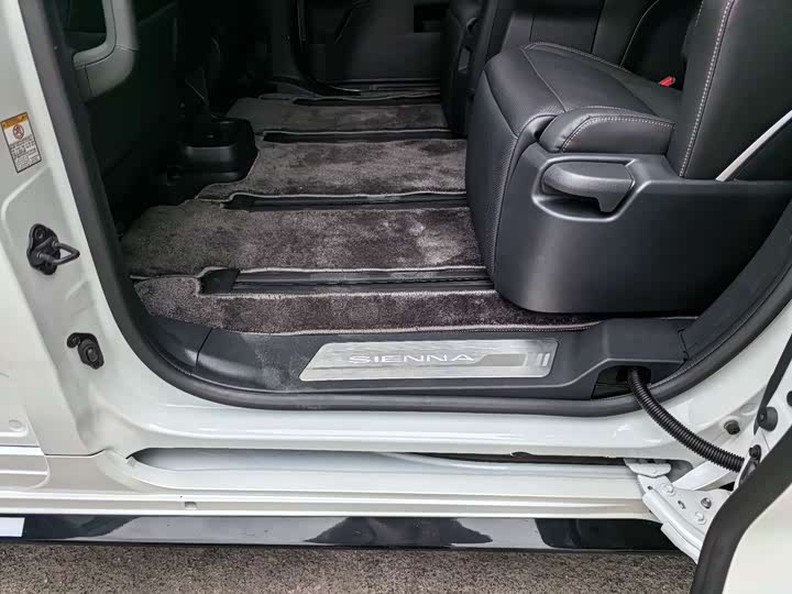 Toyota Sienna 2024 2024款 2.5L混动 至尊版