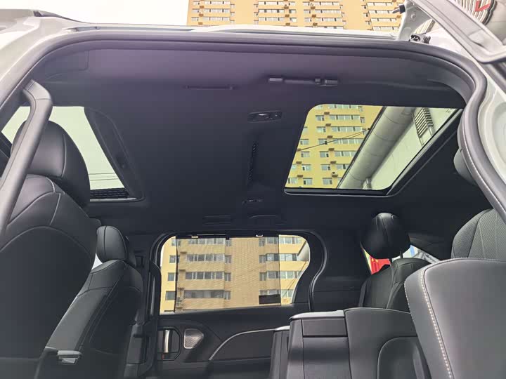 Toyota Sienna 2024 2024款 2.5L混动 至尊版