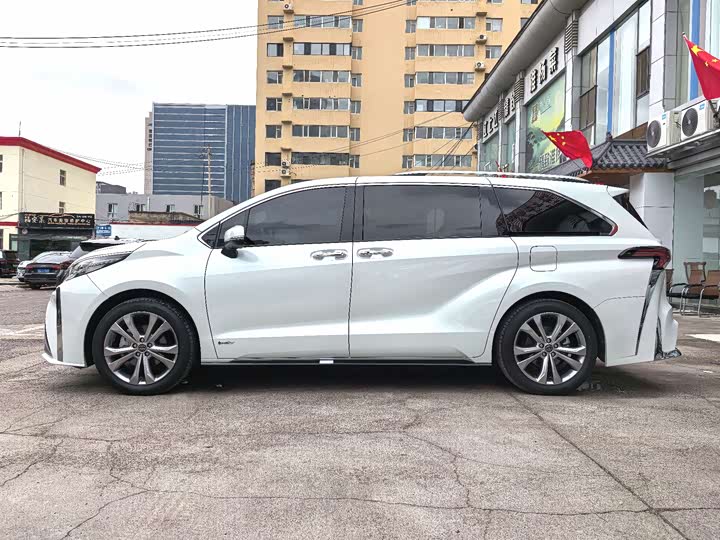 Toyota Sienna 2024 2024款 2.5L混动 至尊版