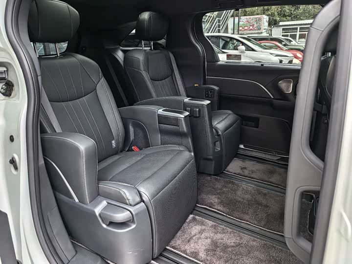 Toyota Sienna 2024 2024款 2.5L混动 至尊版