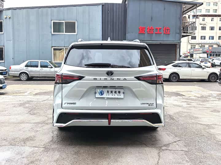 Toyota Sienna 2024 2024款 2.5L混动 至尊版