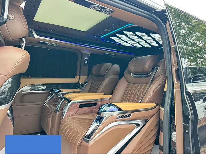 Mercedes-Benz V-Class 2024 2024款 V 300 L 长轴距豪华版