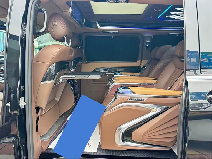 Mercedes-Benz V-Class 2024 2024款 V 300 L 长轴距豪华版