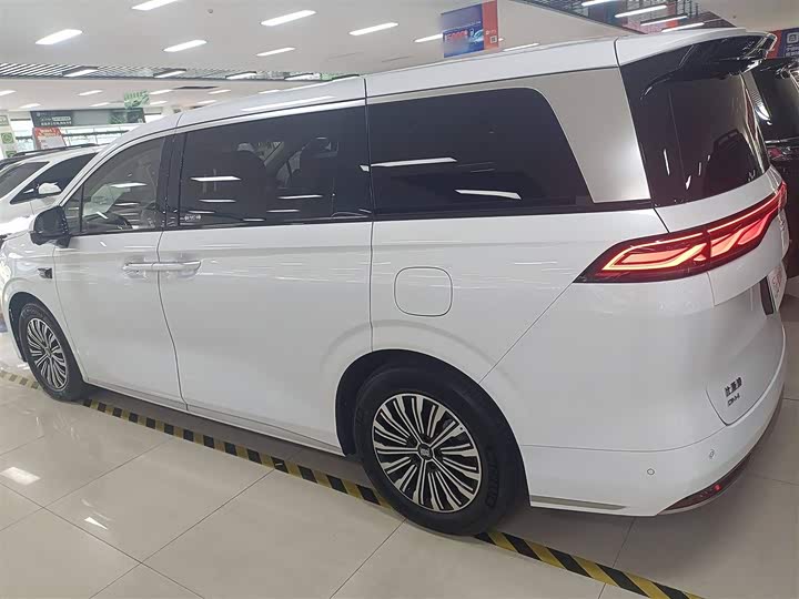 BYD Xia 2025 2025款 DM-i 1.5T 180km 卓越型