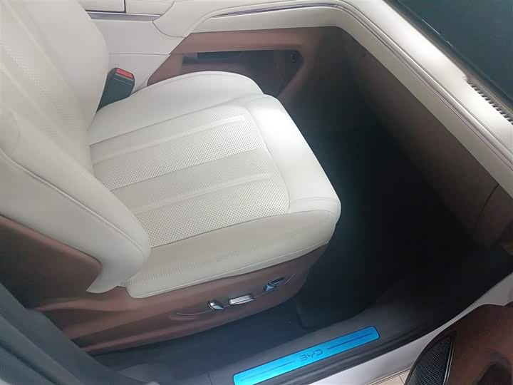 BYD Xia 2025 2025款 DM-i 1.5T 180km 卓越型