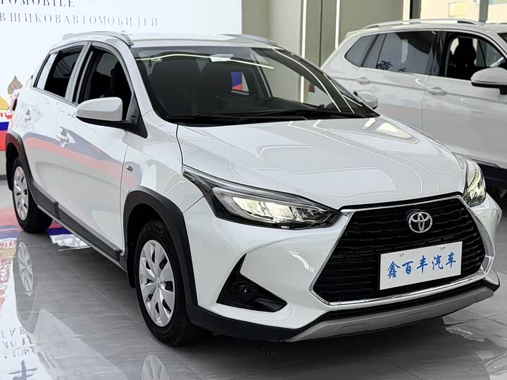 2022 Toyota Yaris L Hatchback