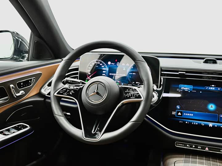 Mercedes-Benz E-Class Hybrid 2024 2024款 E 350 e L 插电式混合动力轿车