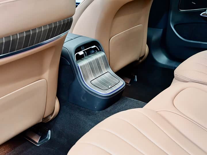 Mercedes-Benz E-Class Hybrid 2024 2024款 E 350 e L 插电式混合动力轿车