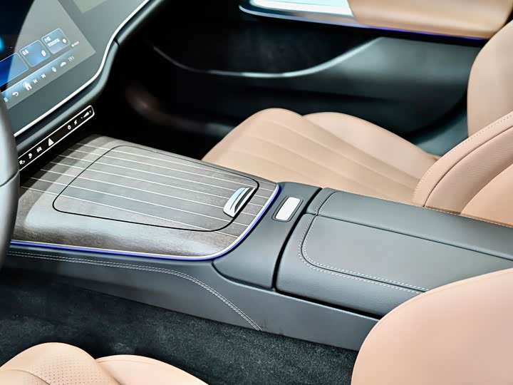 Mercedes-Benz E-Class Hybrid 2024 2024款 E 350 e L 插电式混合动力轿车