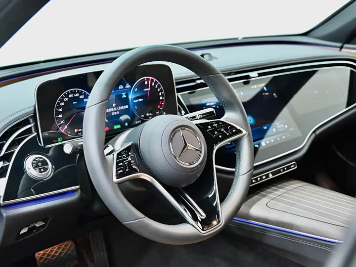 Mercedes-Benz E-Class Hybrid 2024 2024款 E 350 e L 插电式混合动力轿车