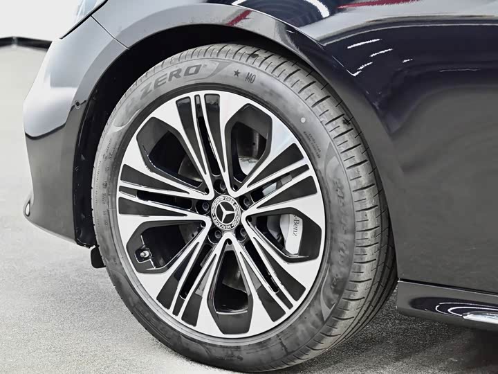 Mercedes-Benz E-Class Hybrid 2024 2024款 E 350 e L 插电式混合动力轿车