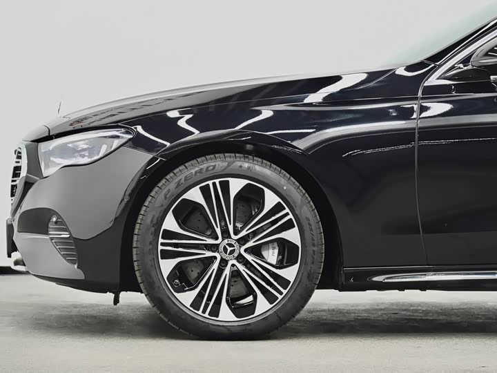 Mercedes-Benz E-Class Hybrid 2024 2024款 E 350 e L 插电式混合动力轿车