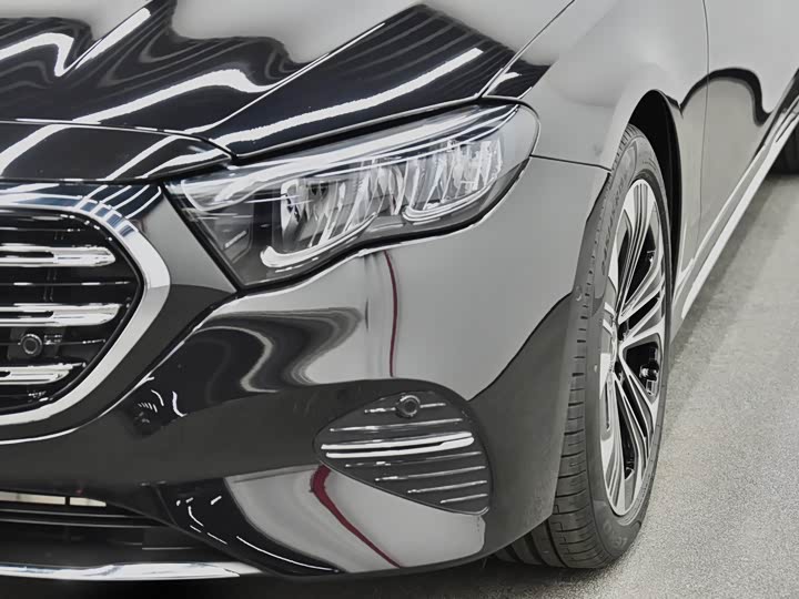 Mercedes-Benz E-Class Hybrid 2024 2024款 E 350 e L 插电式混合动力轿车