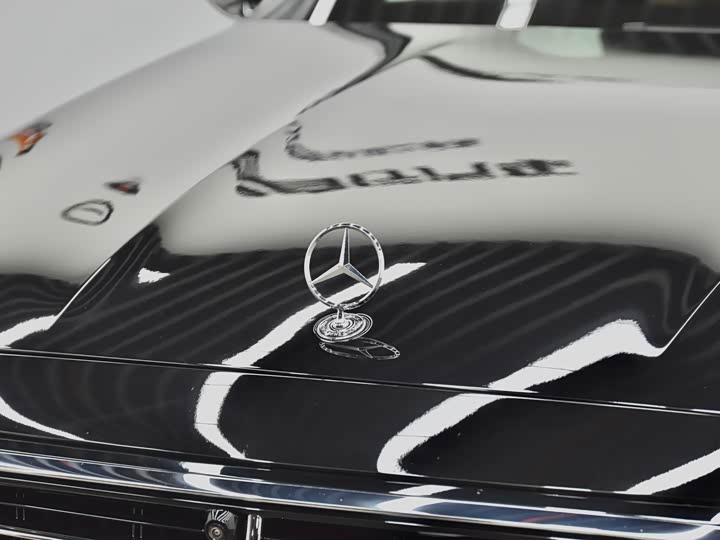 Mercedes-Benz E-Class Hybrid 2024 2024款 E 350 e L 插电式混合动力轿车